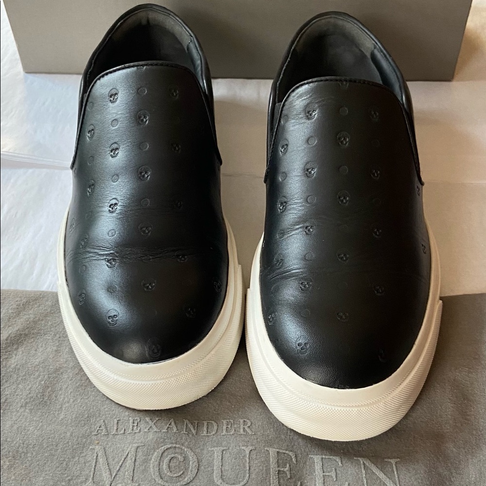 Alexander McQueen SKULLS SNEAKER BLACK Size 8